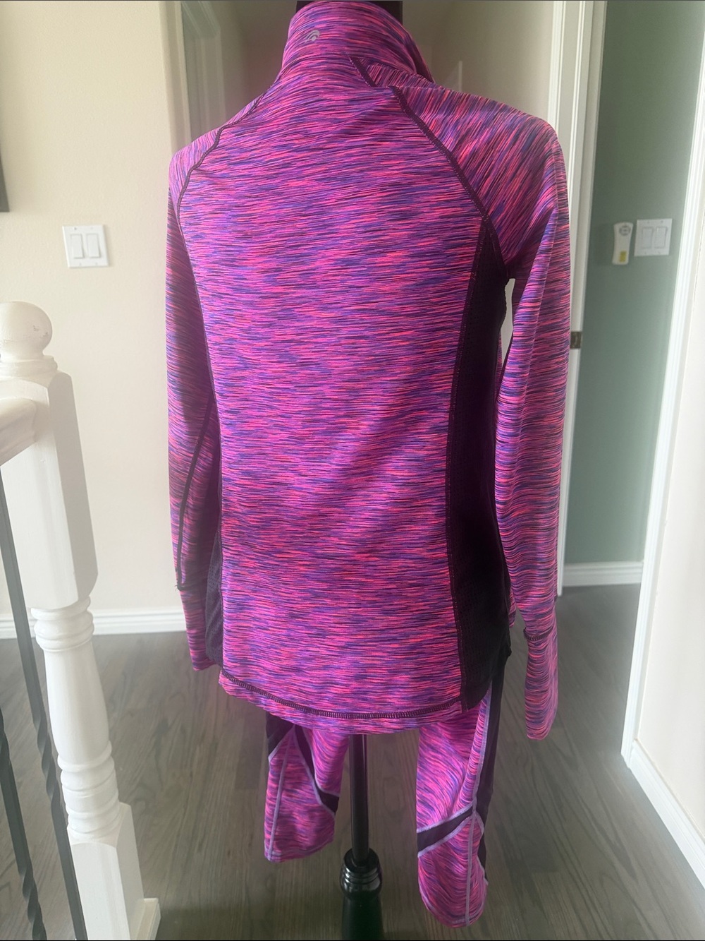 Pink & Black Active Zip-Up Jacket & Leggings 2pc Set - Picture 3 of 5
